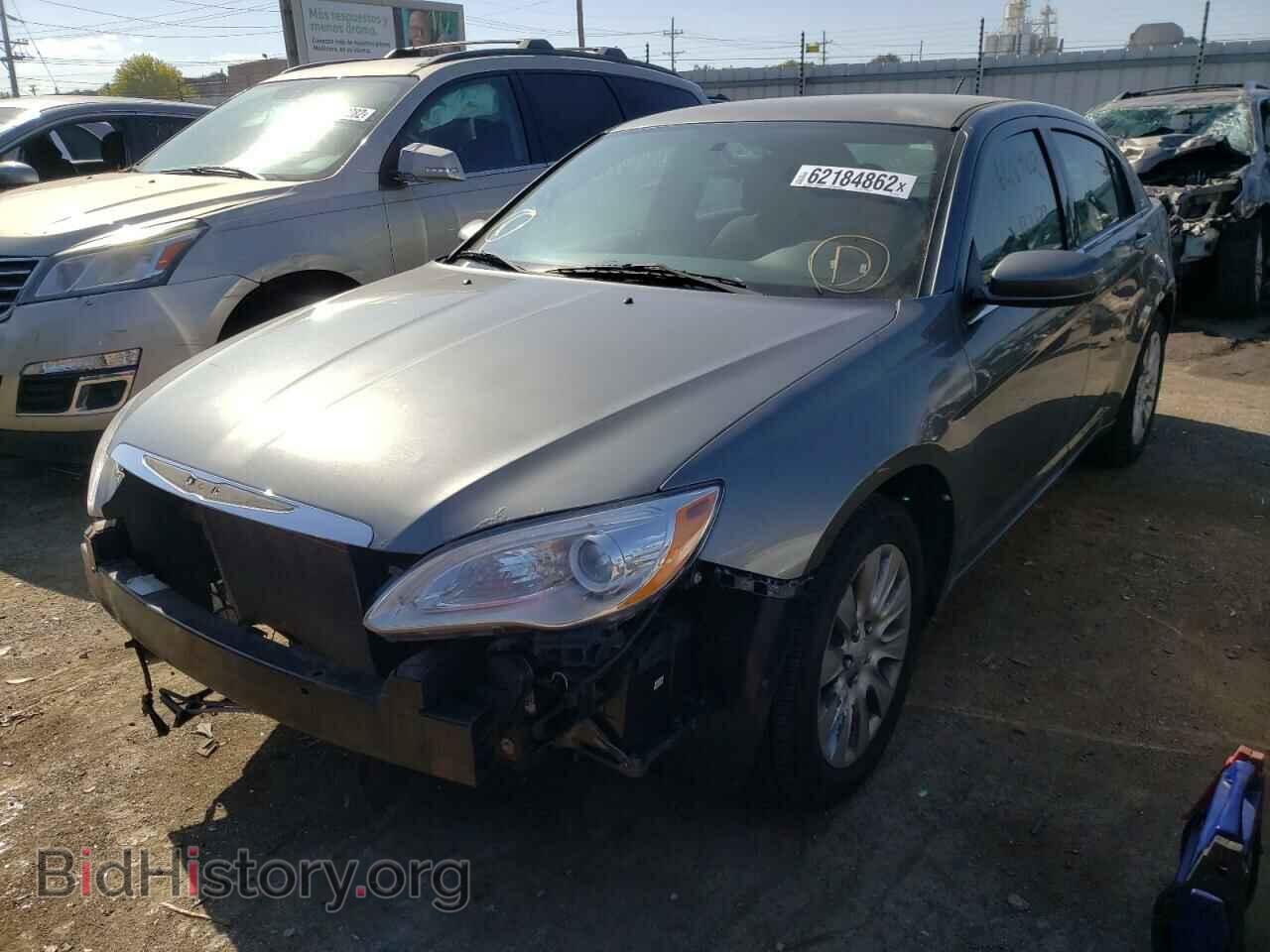 2013 CHRYSLER 200 - VIN: 1C3CCBAB1DN715348 - Фото 2