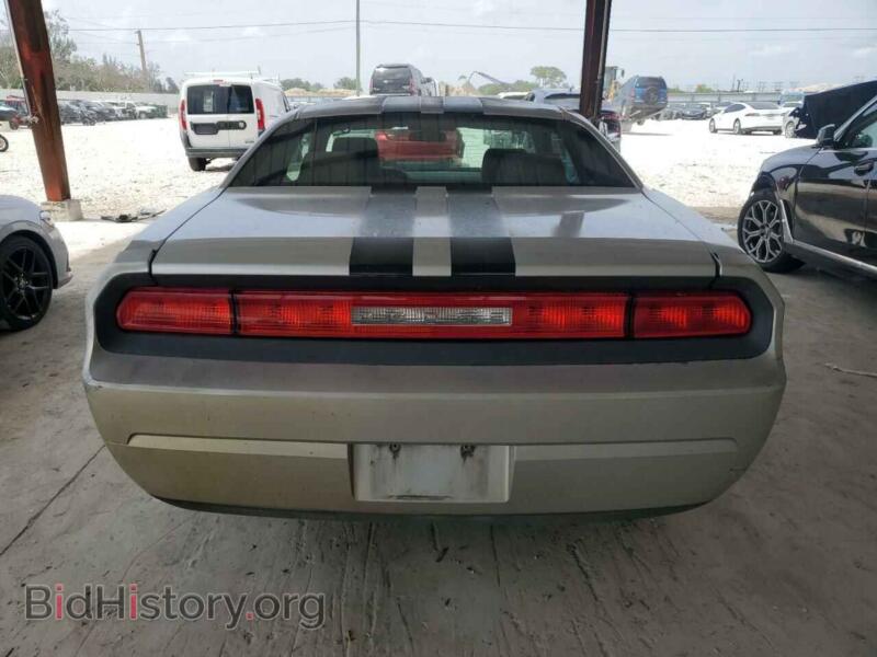 2009 Dodge CHALLENGER (VIN 2B3LJ44V19H591148) — photo 6 of 12