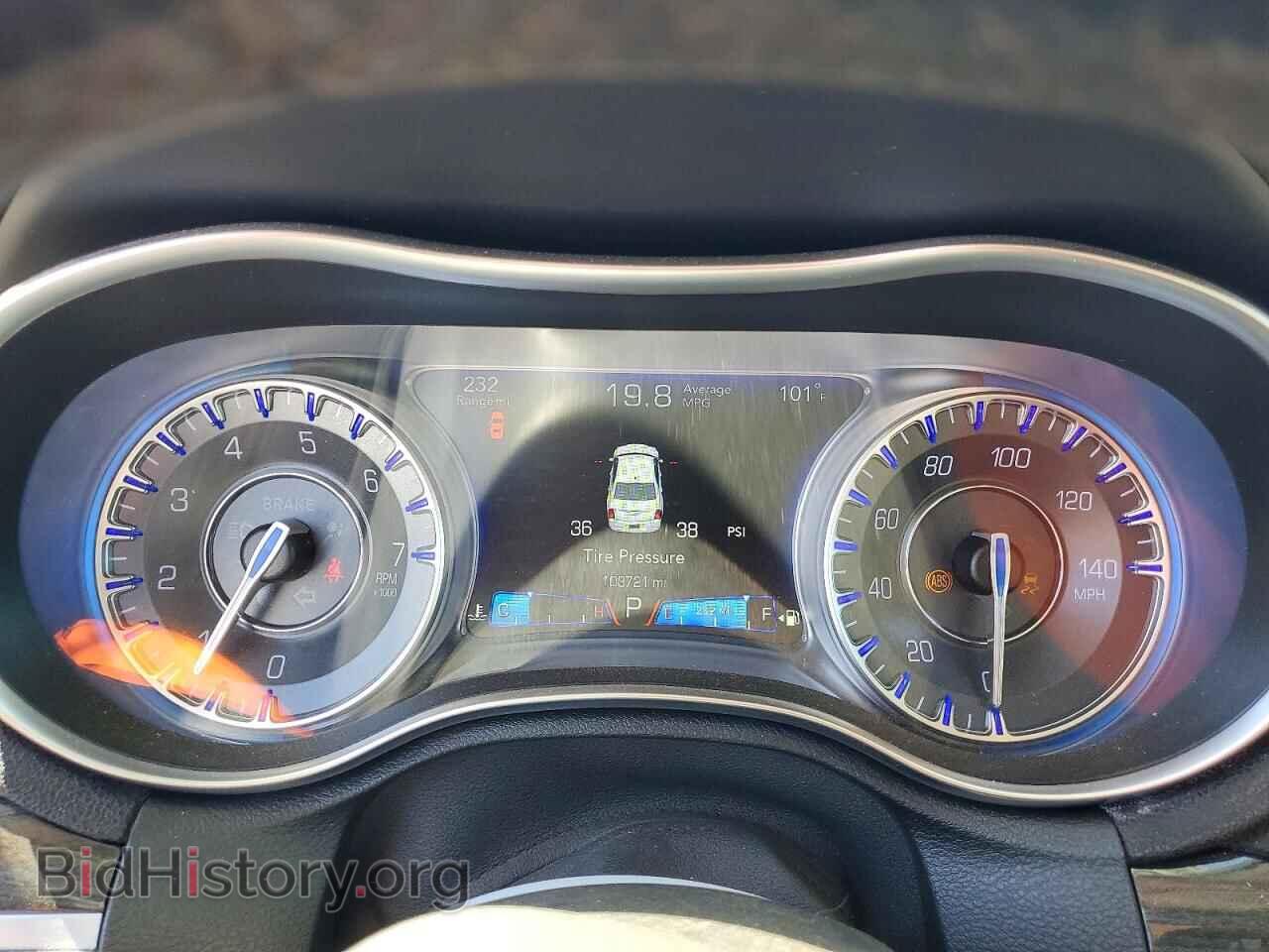 2016 CHRYSLER 300 - VIN: 2C3CCAAGXGH313444 - Фото 9