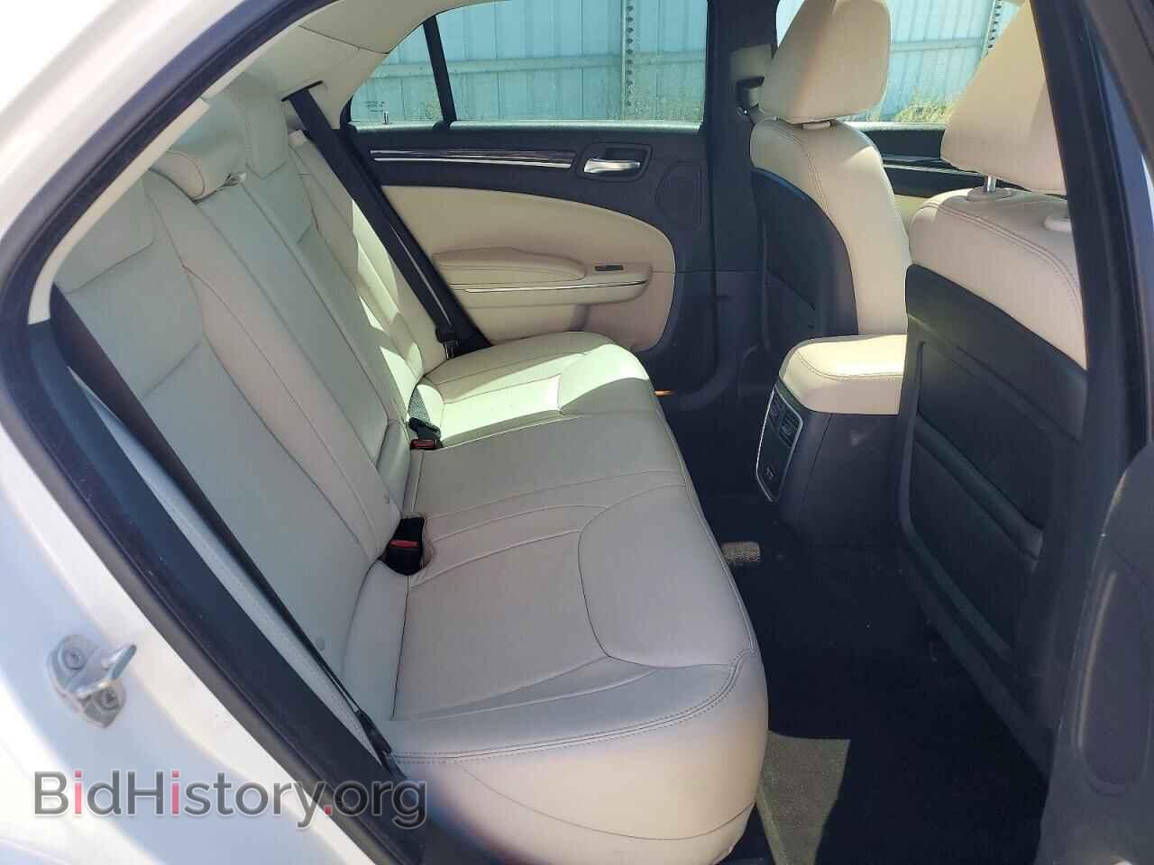 2016 CHRYSLER 300 - VIN: 2C3CCAAGXGH313444 - Фото 10