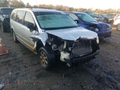 2008 Chrysler MINIVAN Town & COU, серебристый — VIN 2A8HR54P28R637205, Copart