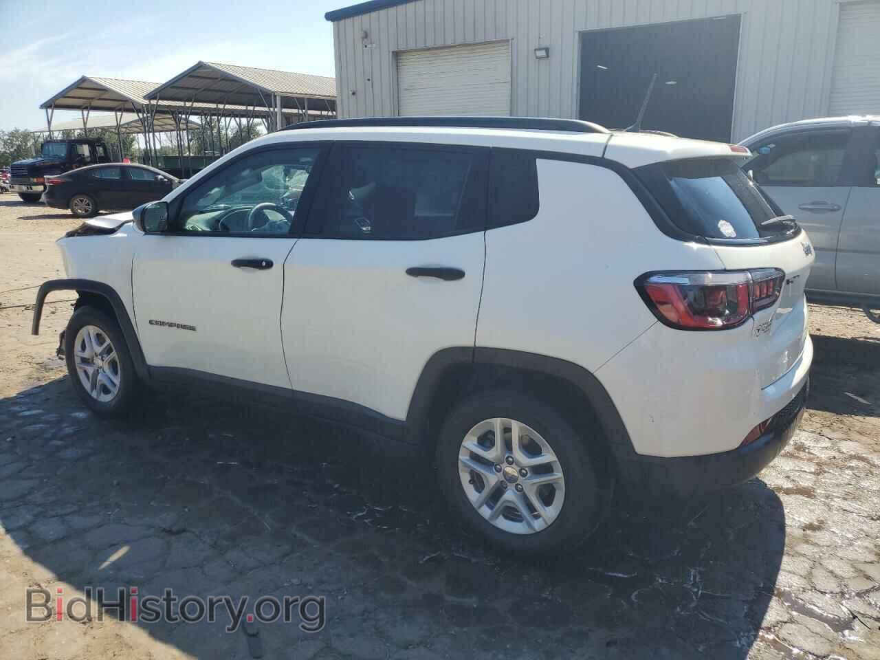 2018 JEEP COMPASS - VIN: 3C4NJCAB7JT123402 - Фото 2