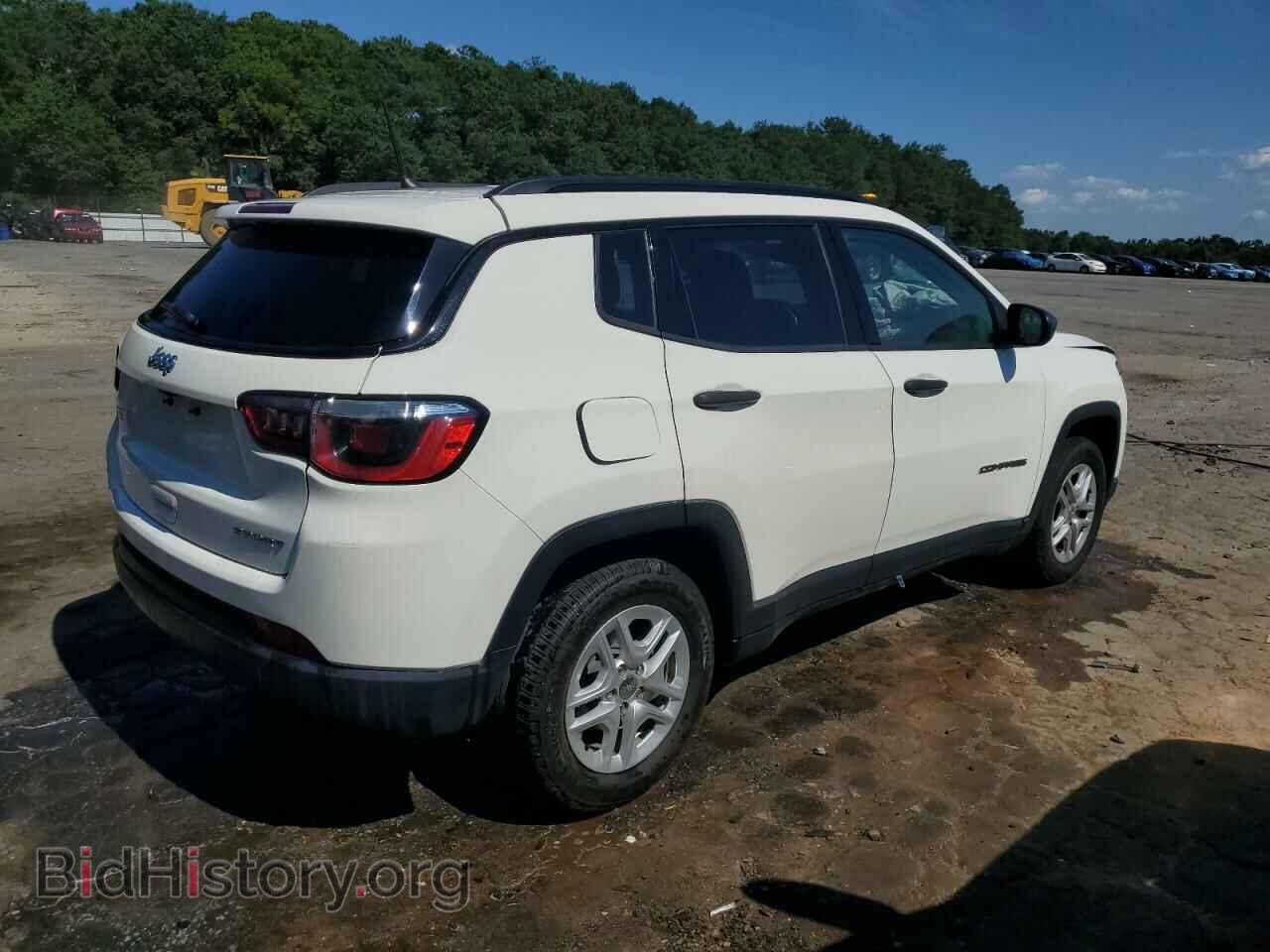 2018 JEEP COMPASS - VIN: 3C4NJCAB7JT123402 - Фото 3
