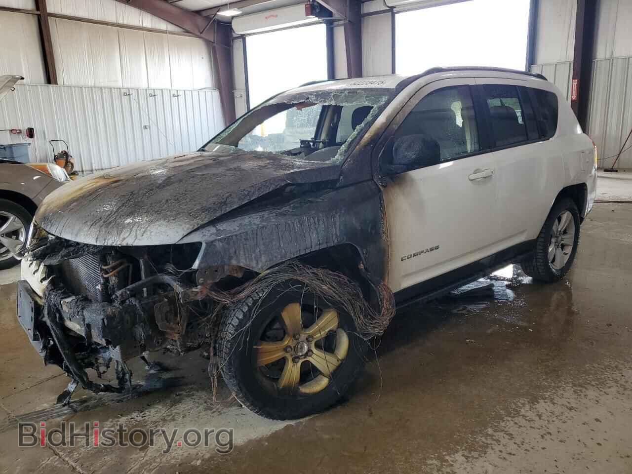 Photo 1J4NF1FB5BD212983 - JEEP COMPASS 2011