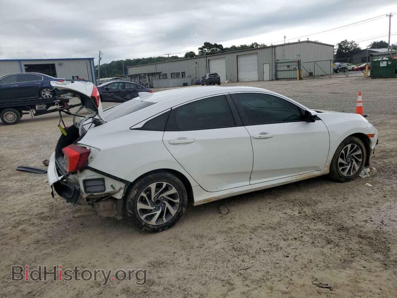 2018 HONDA CIVIC - VIN: 2HGFC2F75JH558152 - Фото 3