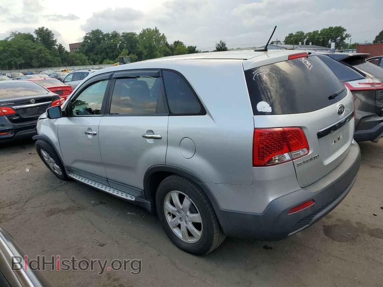 2011 KIA SORENTO - VIN: 5XYKT3A16BG097906 - Фото 2