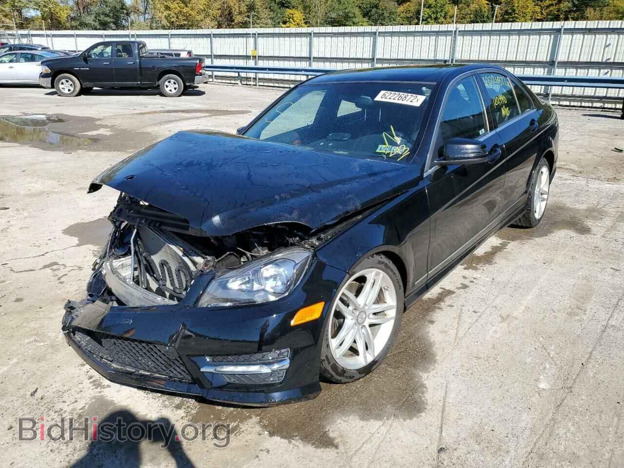 2012 MERCEDES-BENZ C-CLASS - VIN: WDDGF8BB2CR235399 - Фото 2
