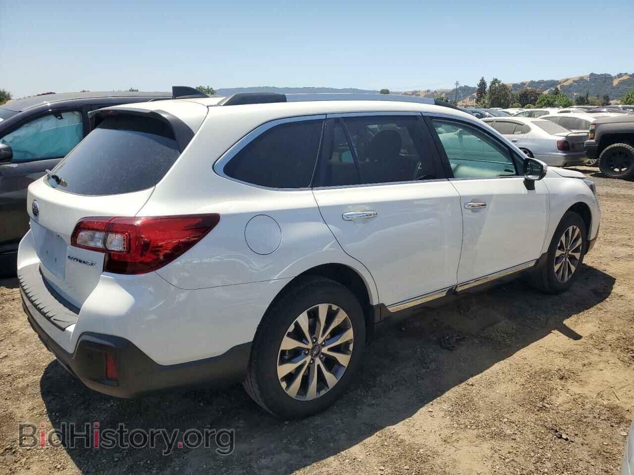 2018 SUBARU OUTBACK - VIN: 4S4BSATC0J3307274 - Фото 3