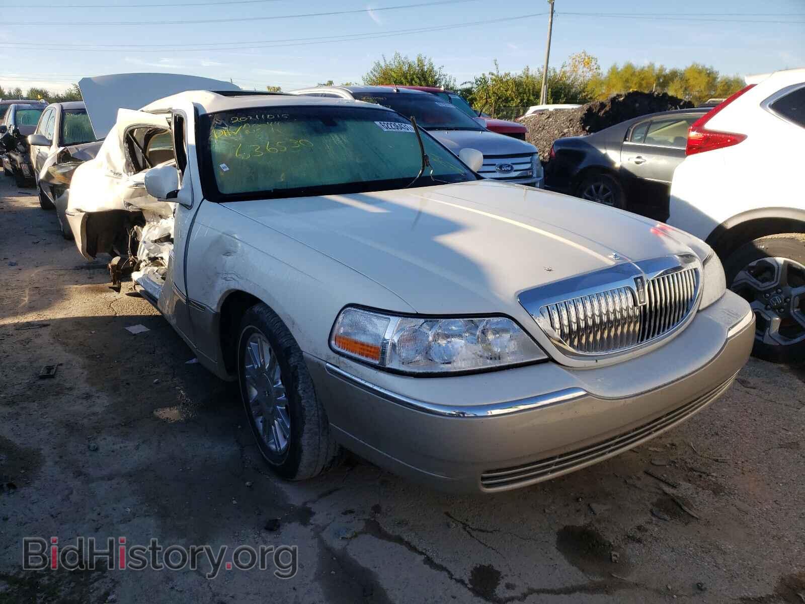 Photo 1LNHM82VX7Y636530 - LINCOLN TOWNCAR 2007