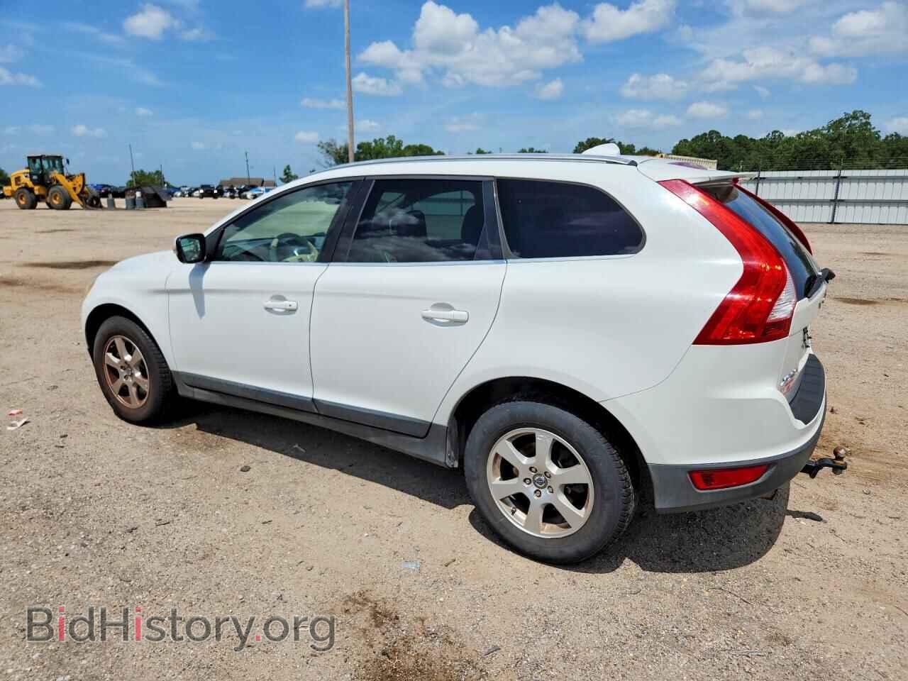 2011 VOLVO XC60 - VIN: YV4952DL9B2161718 - Photo 2