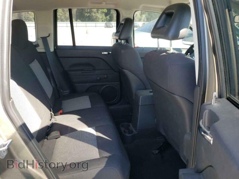 2008 Jeep COMPASS (VIN 1J8FT47W58D744418) — photo 6 of 10