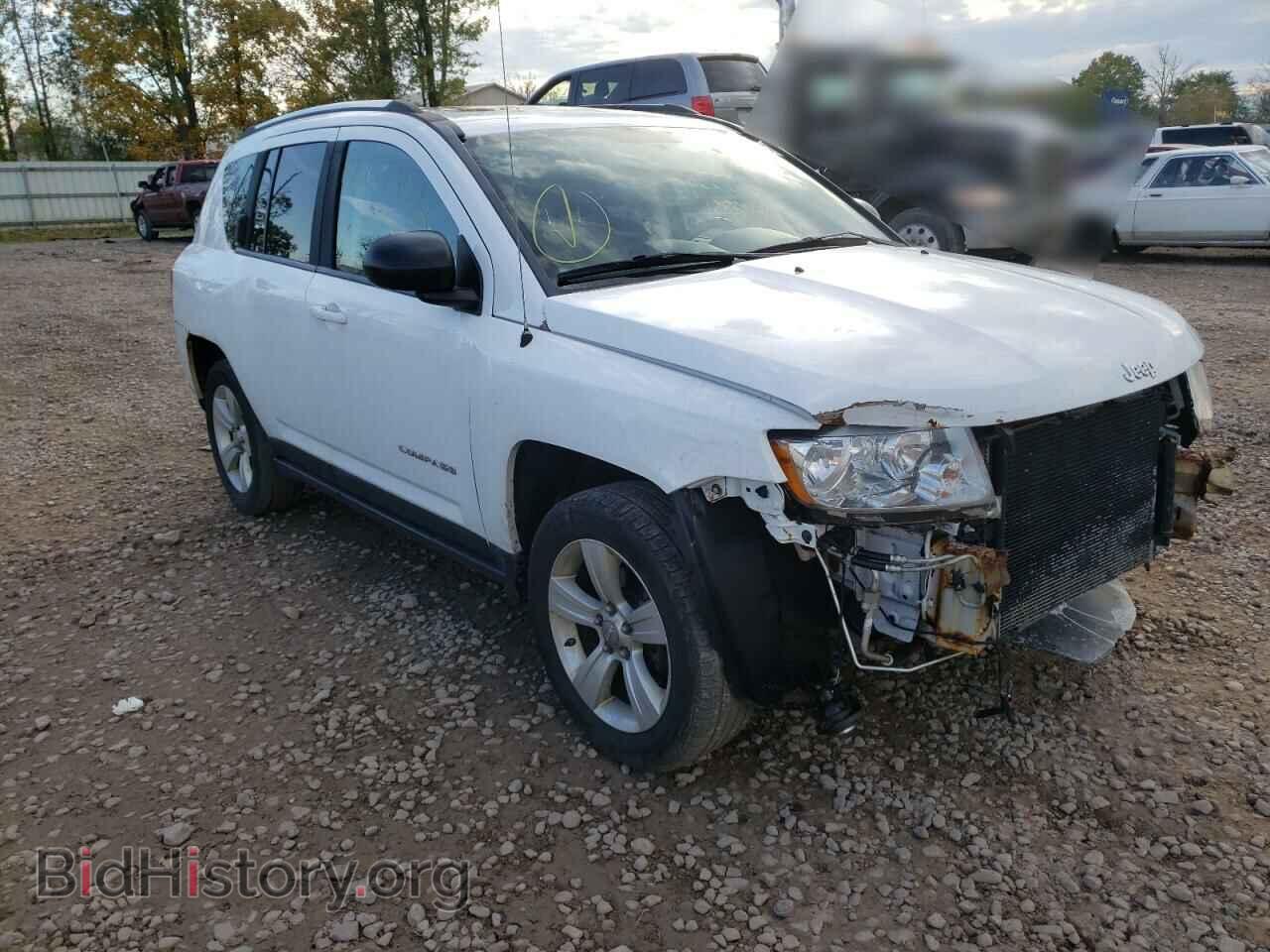 Photo 1J4NF1FB5BD282984 - JEEP COMPASS 2011