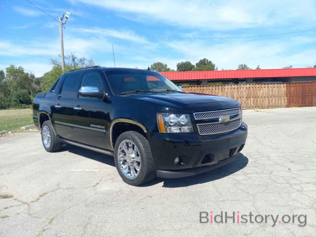 Photo 3GNVKGE0XAG263912 - CHEVROLET AVALANCHE 2010
