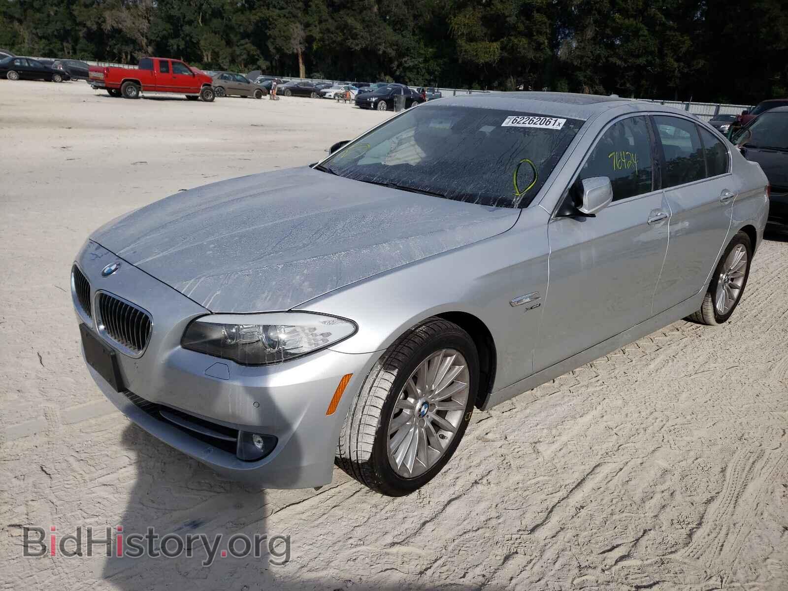 2011 BMW 5 SERIES - VIN: WBAFU7C59BC439520 - Фото 2