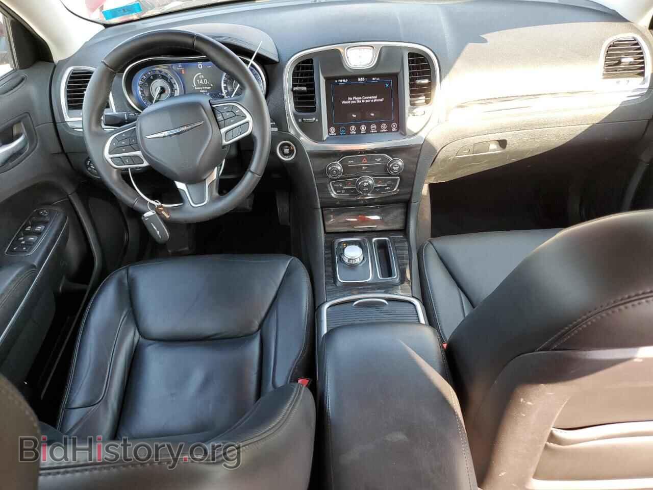 2017 CHRYSLER 300 - VIN: 2C3CCAAGXHH668261 - Фото 8