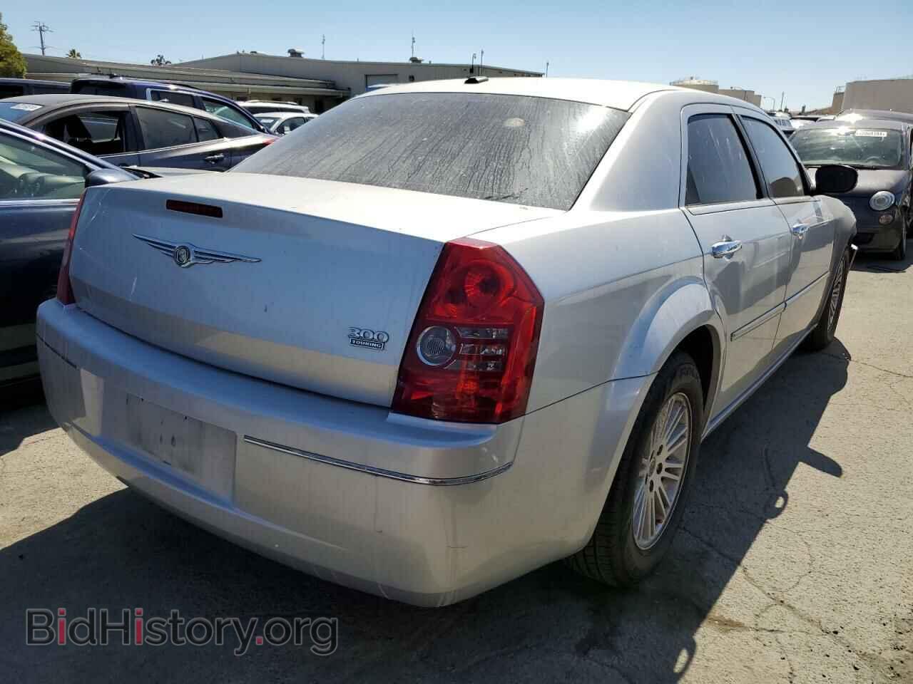 2010 CHRYSLER 300 - VIN: 2C3CA5CV0AH233098 - Фото 3