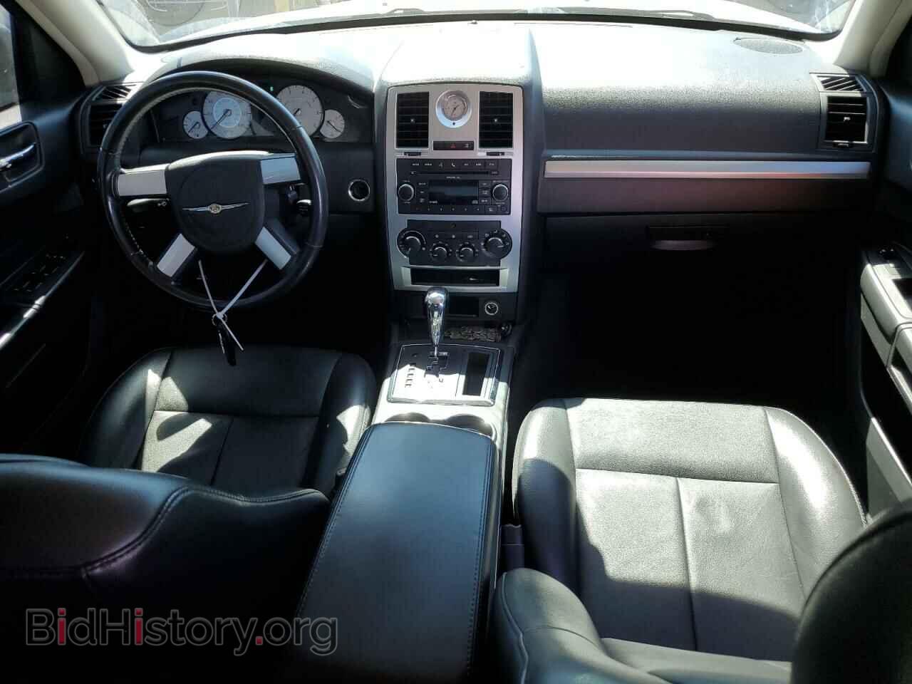 2010 CHRYSLER 300 - VIN: 2C3CA5CV0AH233098 - Фото 8