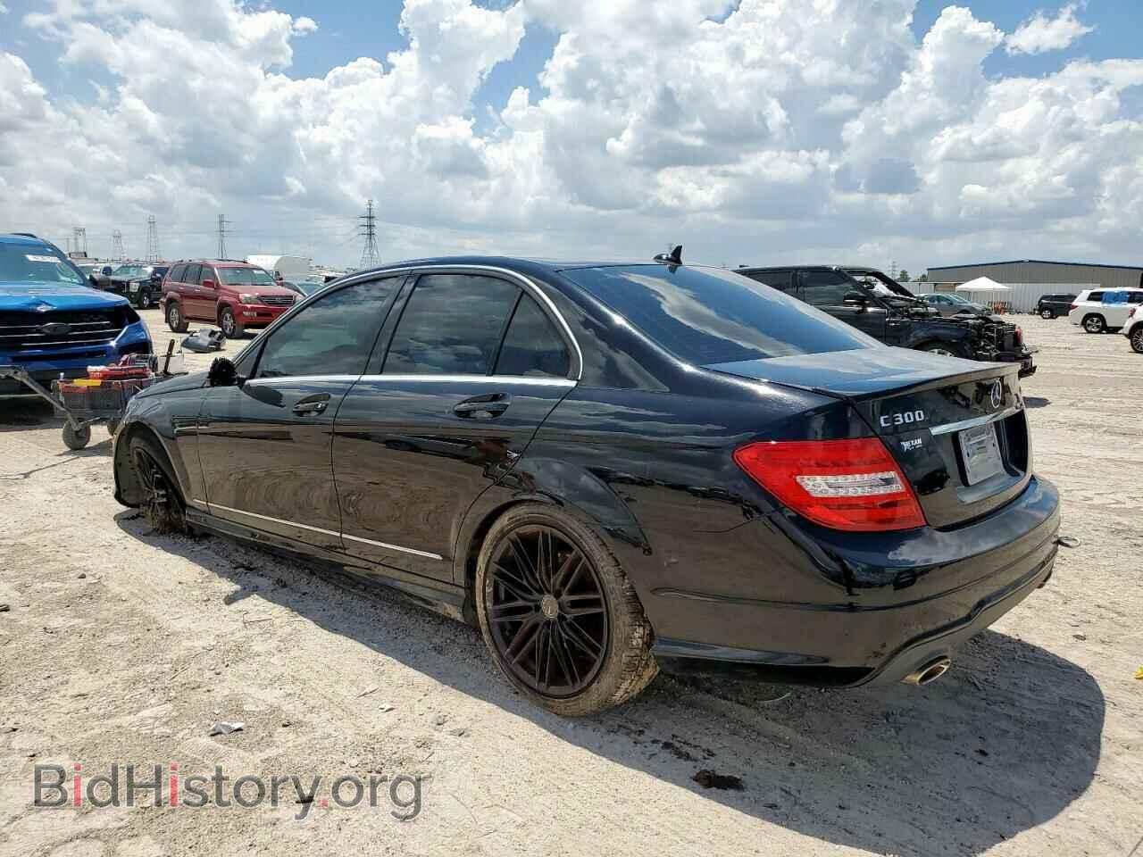 2014 MERCEDES-BENZ C-CLASS - VIN: WDDGF8AB8ER302995 - Фото 2