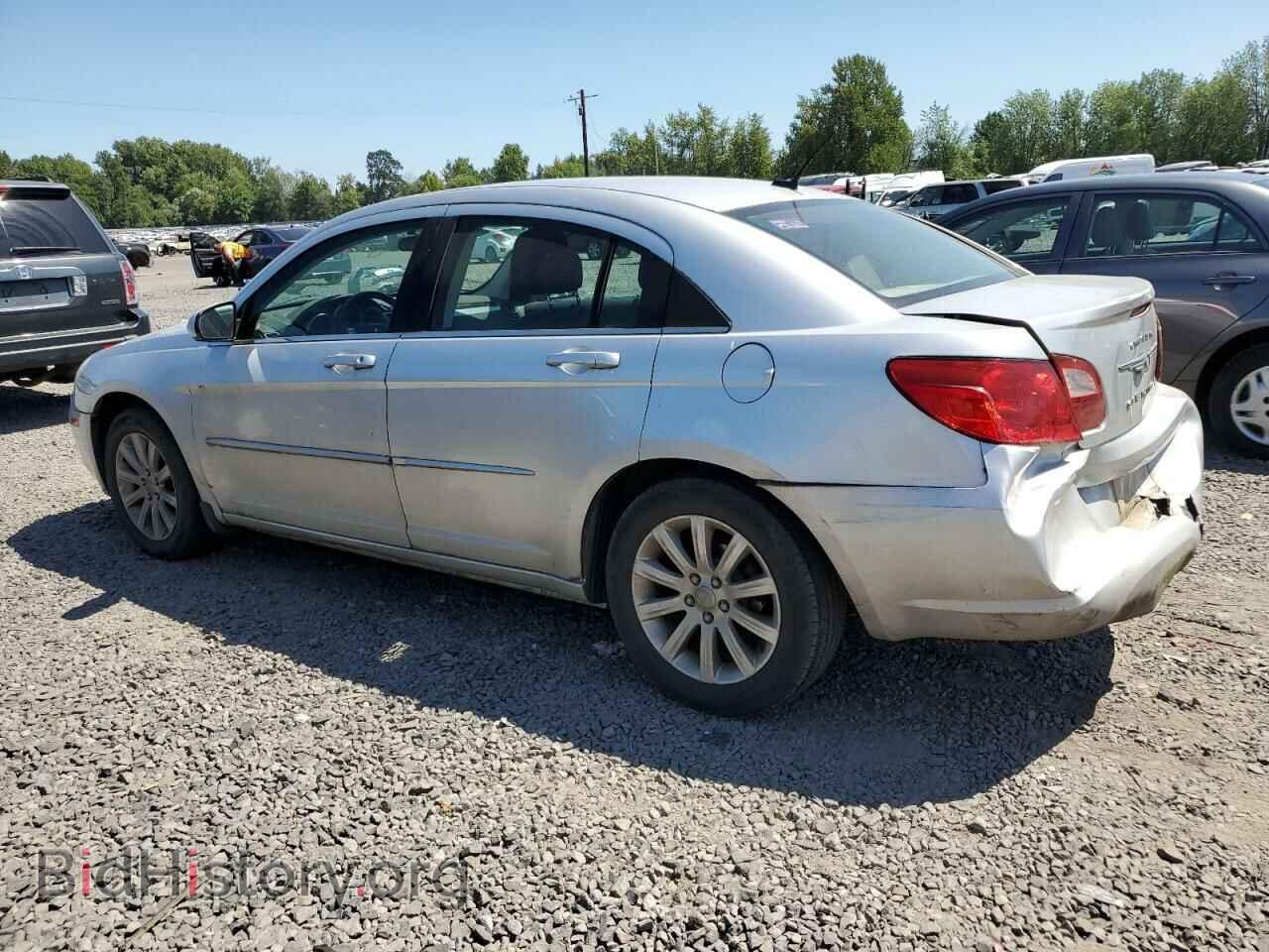 2010 CHRYSLER SEBRING - VIN: 1C3CC5FD5AN156006 - Фото 2