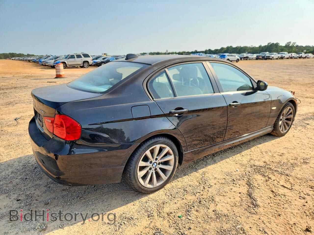 2011 BMW 3 SERIES - VIN: WBAPH7C50BE460009 - Photo 3