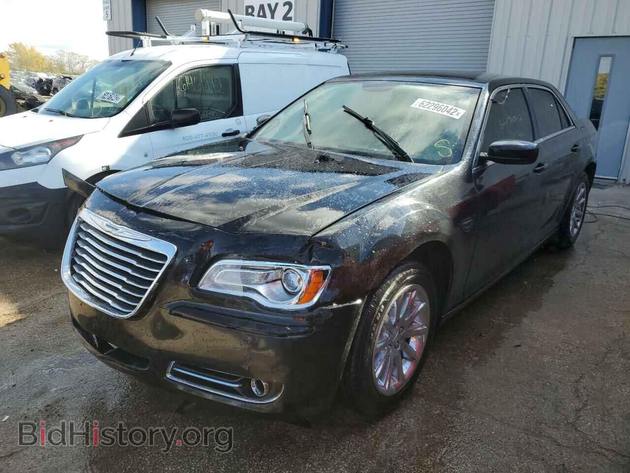 2013 CHRYSLER 300 - VIN: 2C3CCAAG2DH588771 - Фото 2