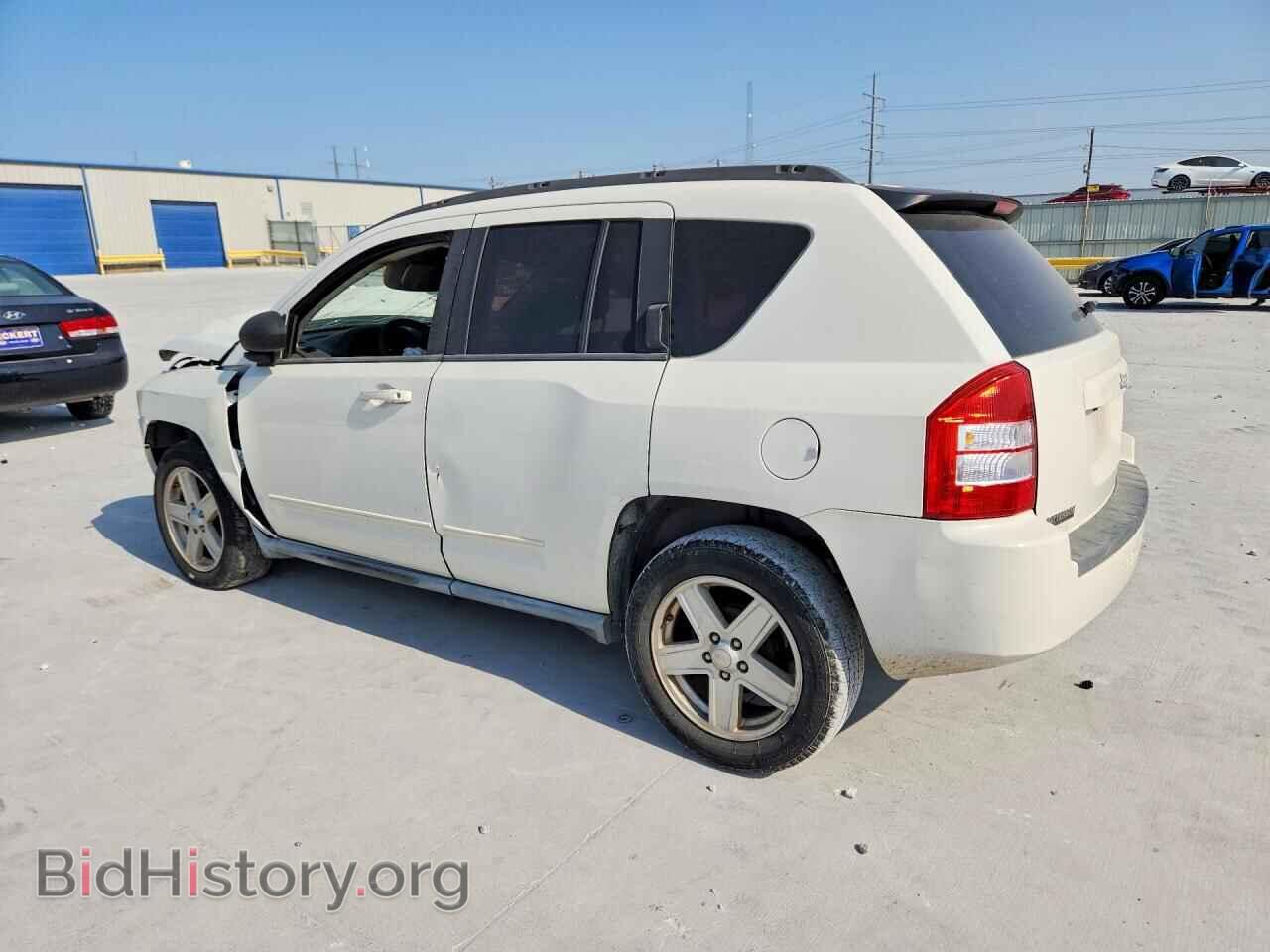 2010 JEEP COMPASS - VIN: 1J4NT4FB0AD593828 - Фото 2