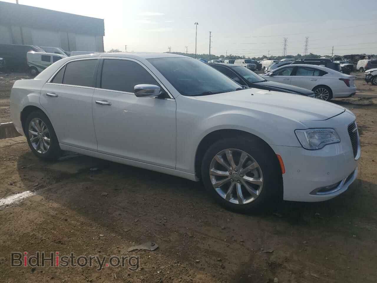 2017 CHRYSLER 300 - VIN: 2C3CCAKGXHH582558 - Фото 4