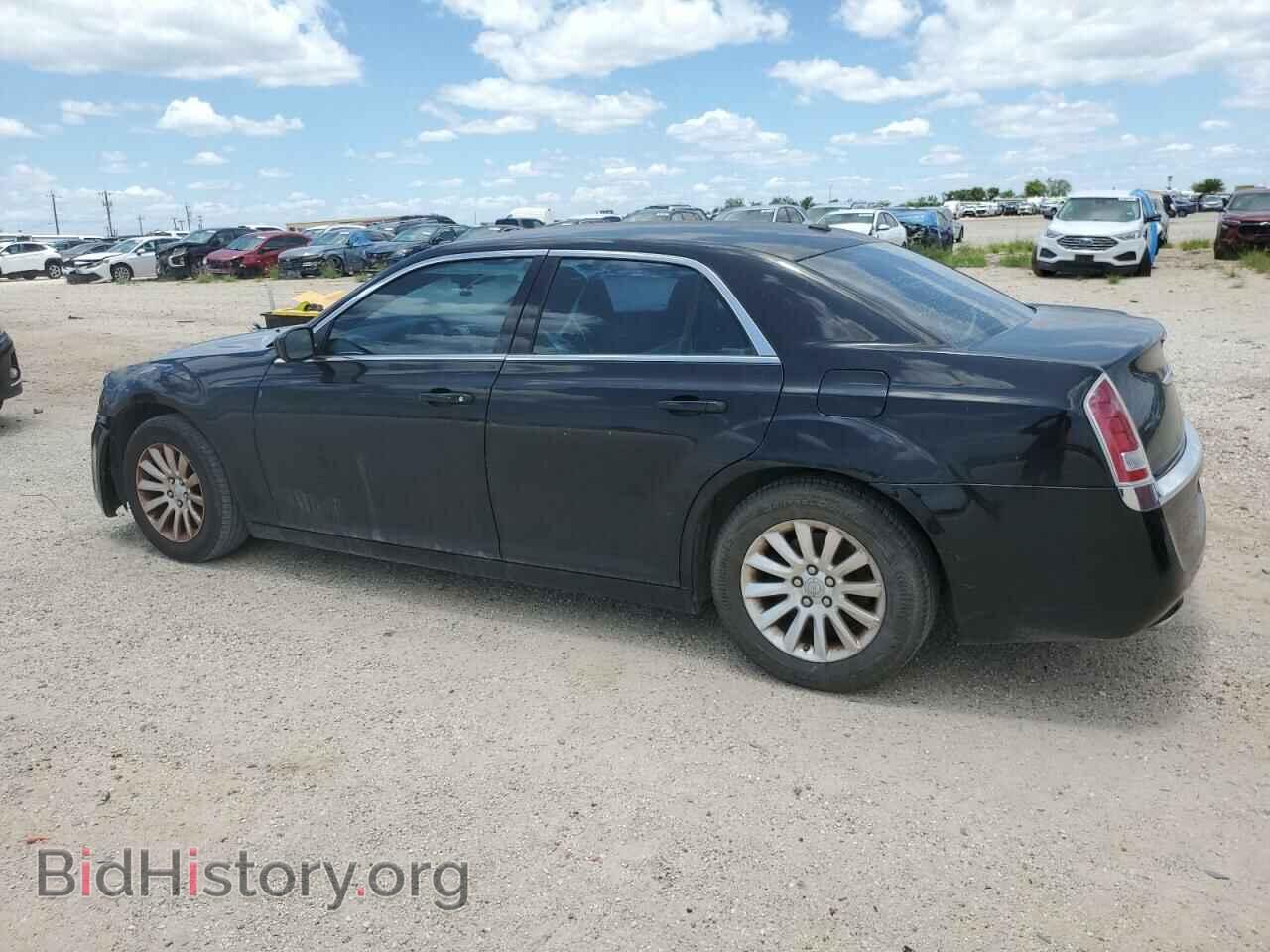 2013 CHRYSLER 300 - VIN: 2C3CCAAG3DH728360 - Фото 2
