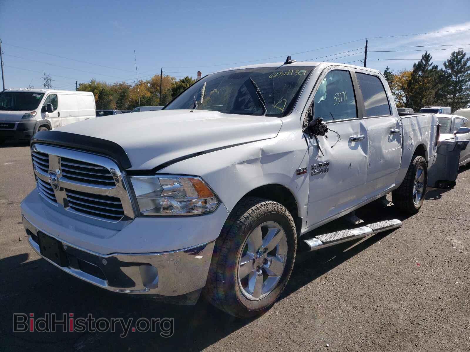 2017 RAM 1500 - VIN: 3C6RR7LT4HG735588 - Фото 2