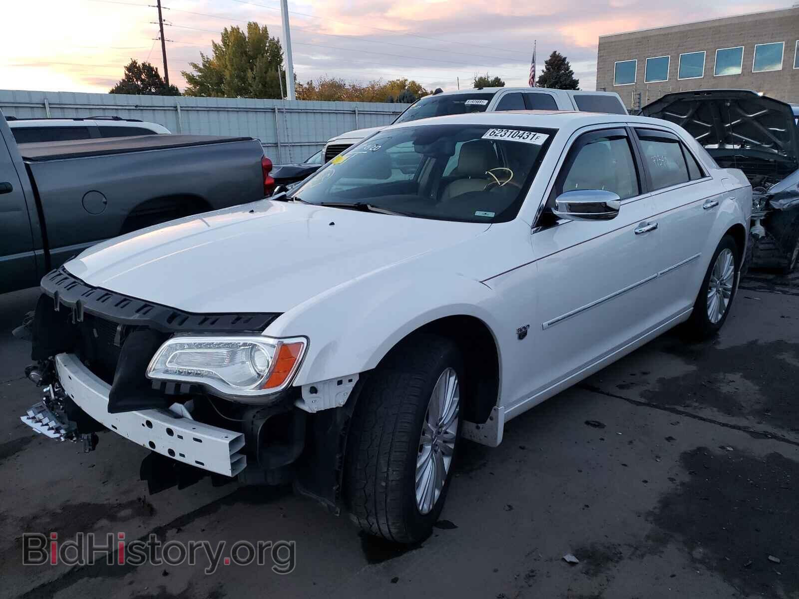 2011 CHRYSLER 300 - VIN: 2C3CK6CT2BH530246 - Фото 2