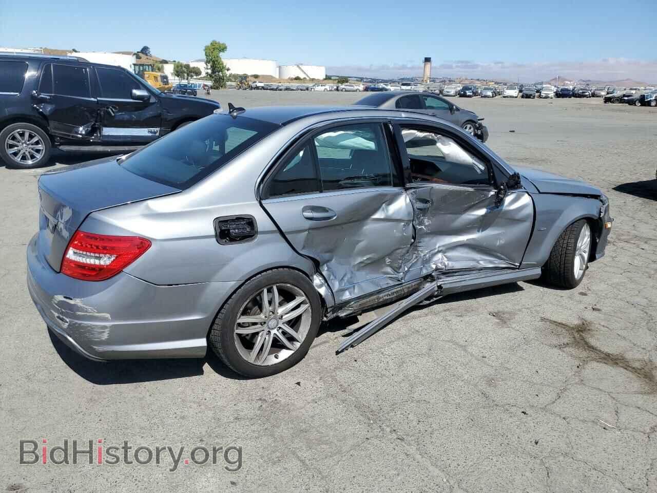 2012 MERCEDES-BENZ C-CLASS - VIN: WDDGF4HB1CA651815 - Фото 3
