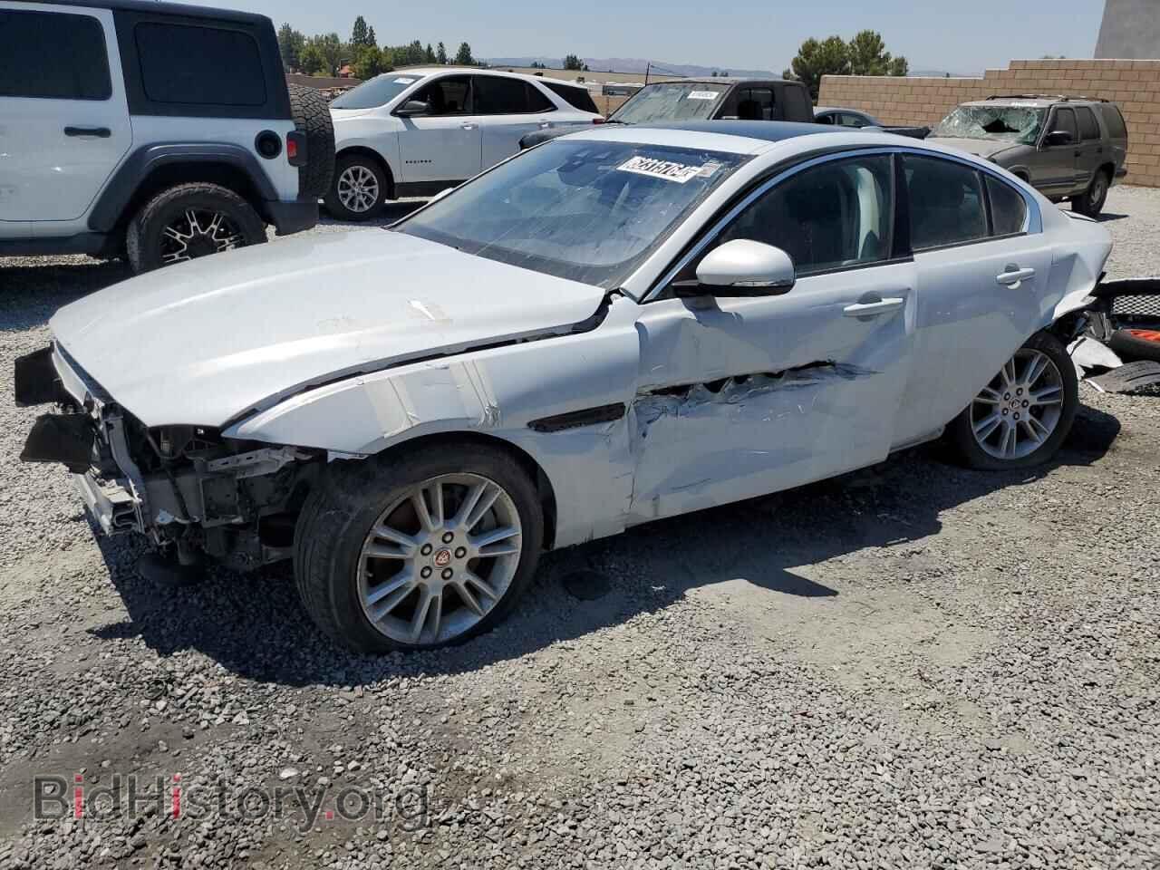 Photo SAJAD4BG3HA945509 - JAGUAR XE 2017