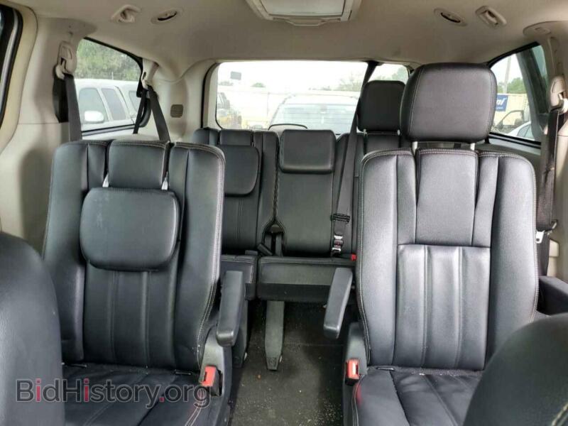 2016 Chrysler MINIVAN (VIN 2C4RC1BG7GR172928) — photo 10 of 13
