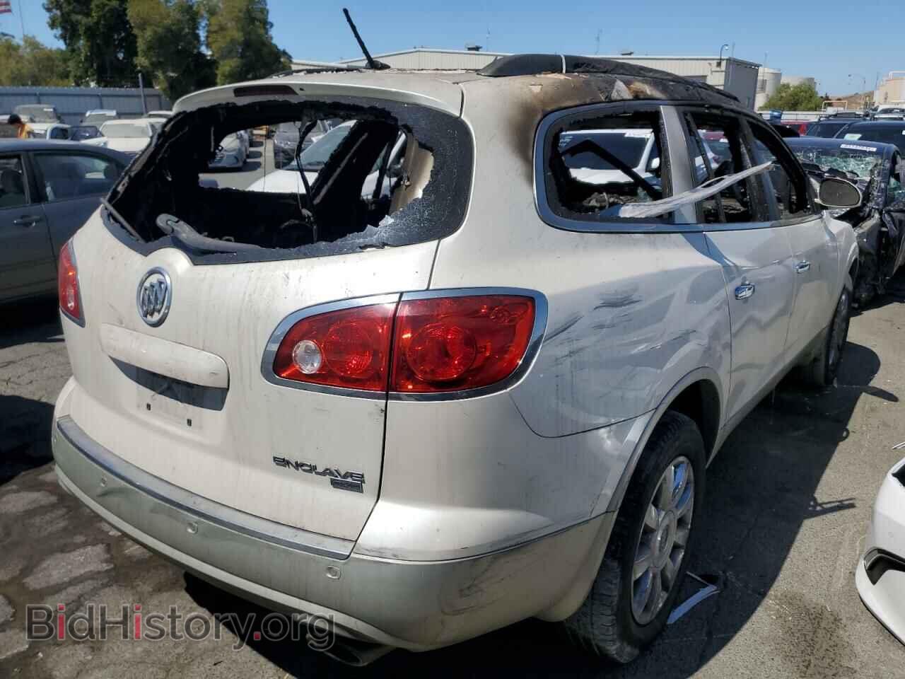 2011 BUICK ENCLAVE - VIN: 5GAKVCEDXBJ318570 - Photo 3