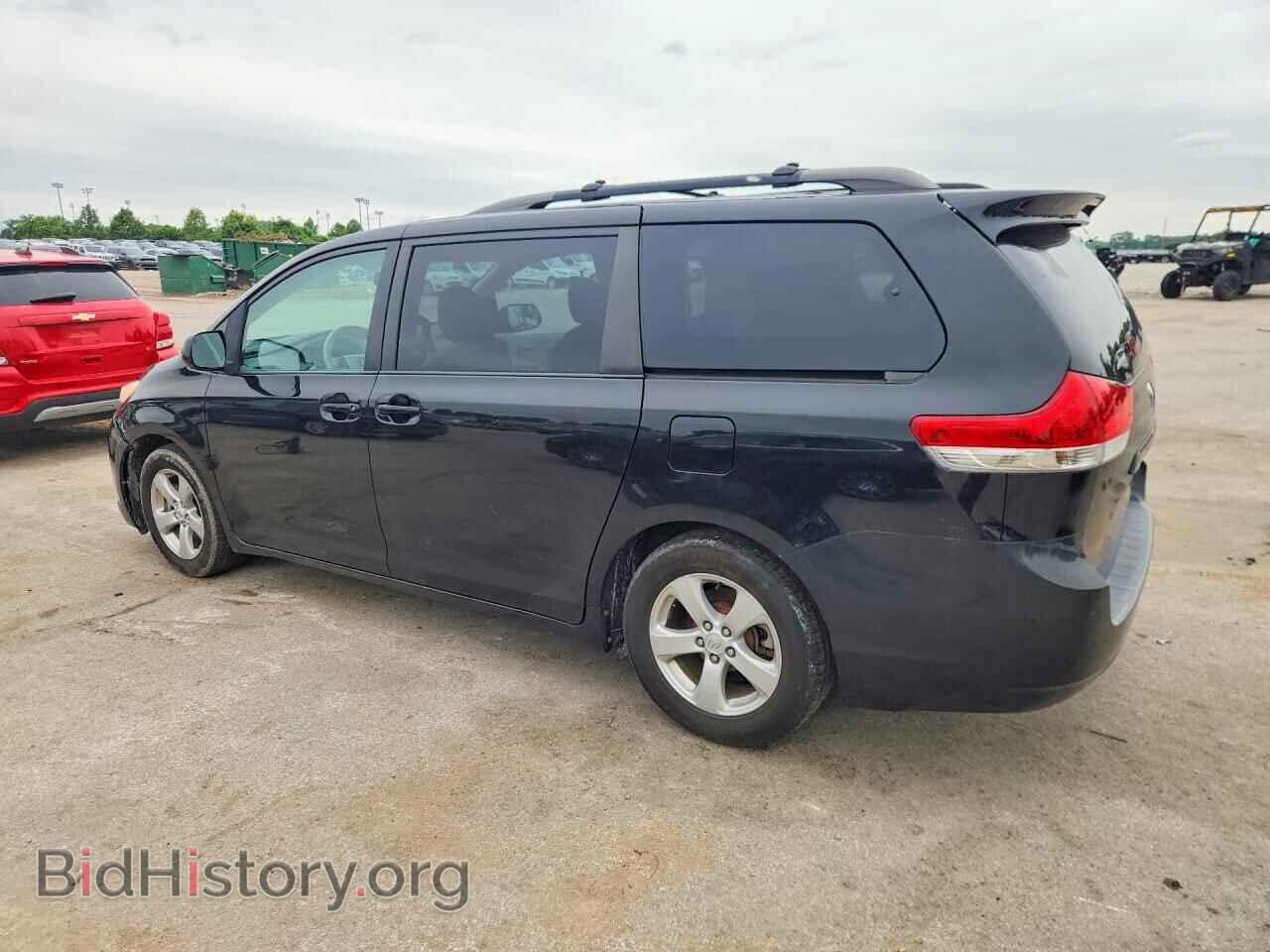 2011 TOYOTA SIENNA - VIN: 5TDKK3DC8BS066529 - Photo 2