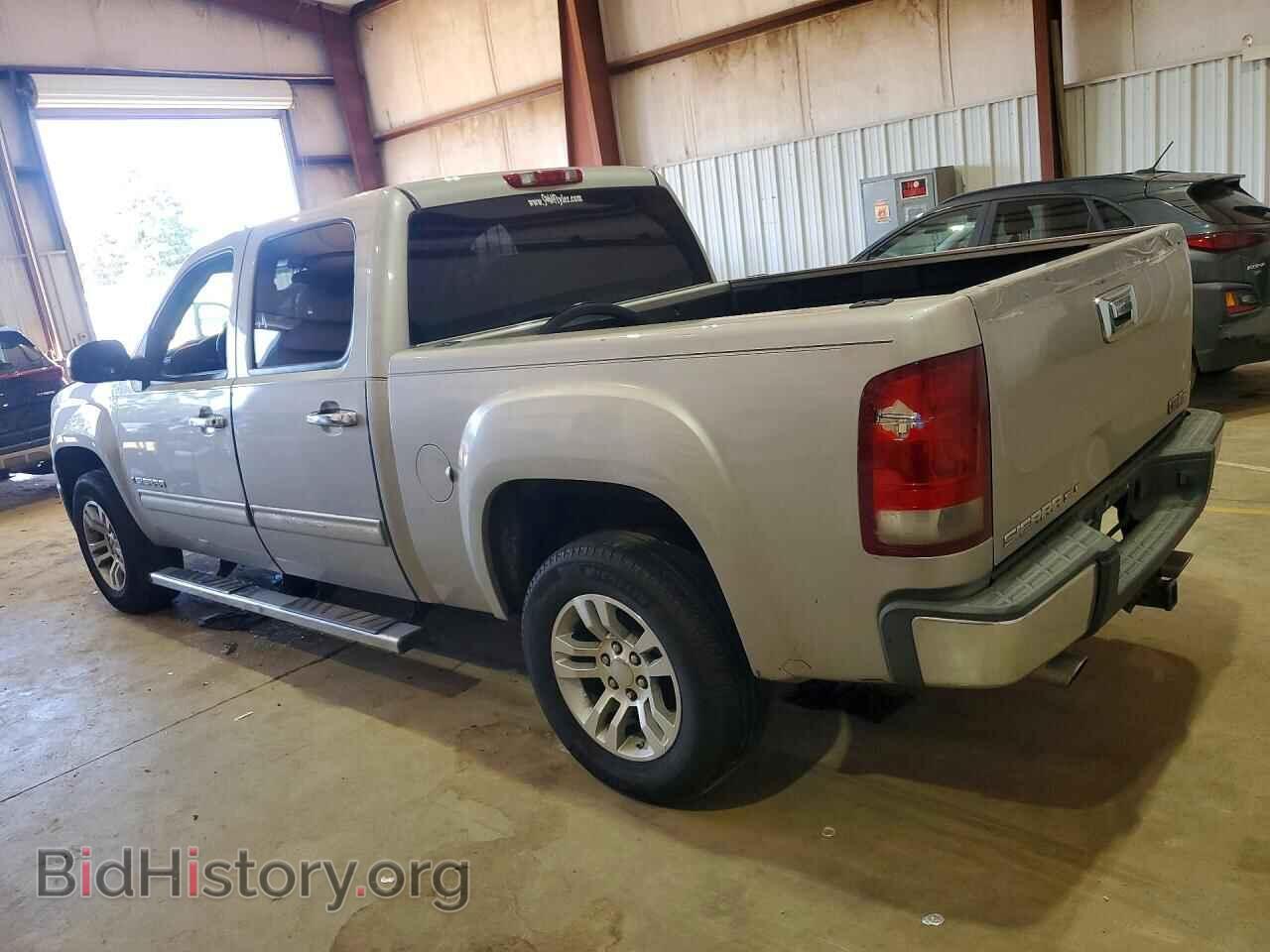 2007 GMC SIERRA - VIN: 2GTEC13J271576050 - Photo 2