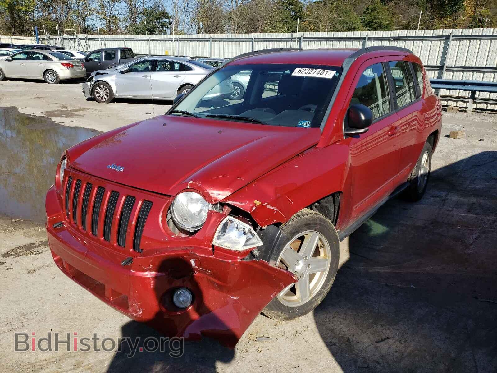 2010 JEEP COMPASS - VIN: 1J4NF4FB0AD672780 - Photo 2