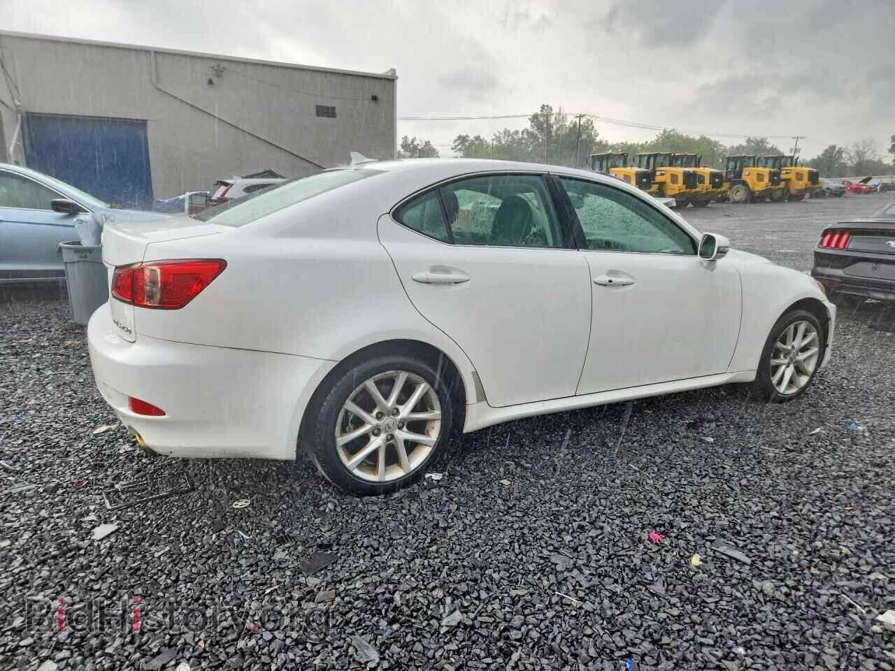 2011 LEXUS IS - VIN: JTHCF5C25B5046997 - Photo 3