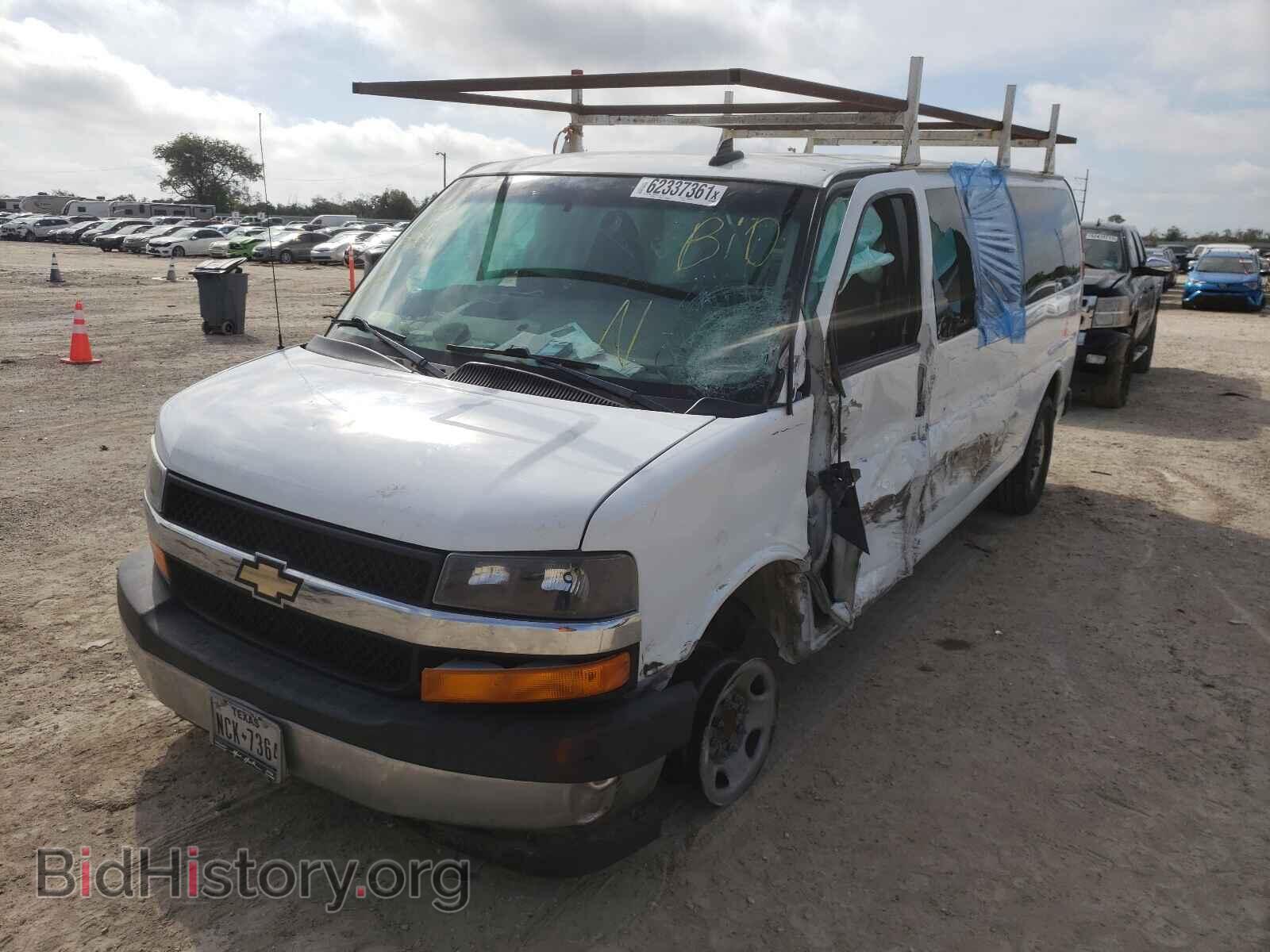 2017 CHEVROLET EXPRESS - VIN: 1GAZGPFF2H1134241 - Фото 2