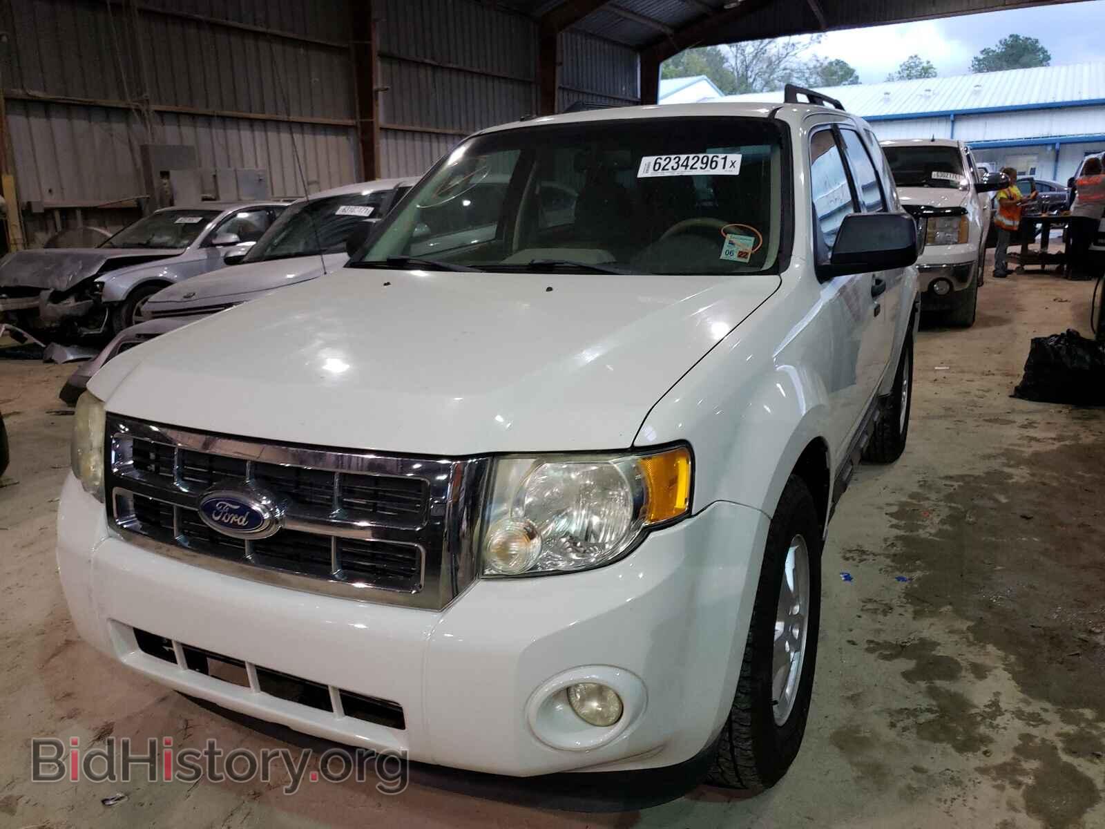 2011 FORD ESCAPE - VIN: 1FMCU0D79BKB36302 - Фото 2