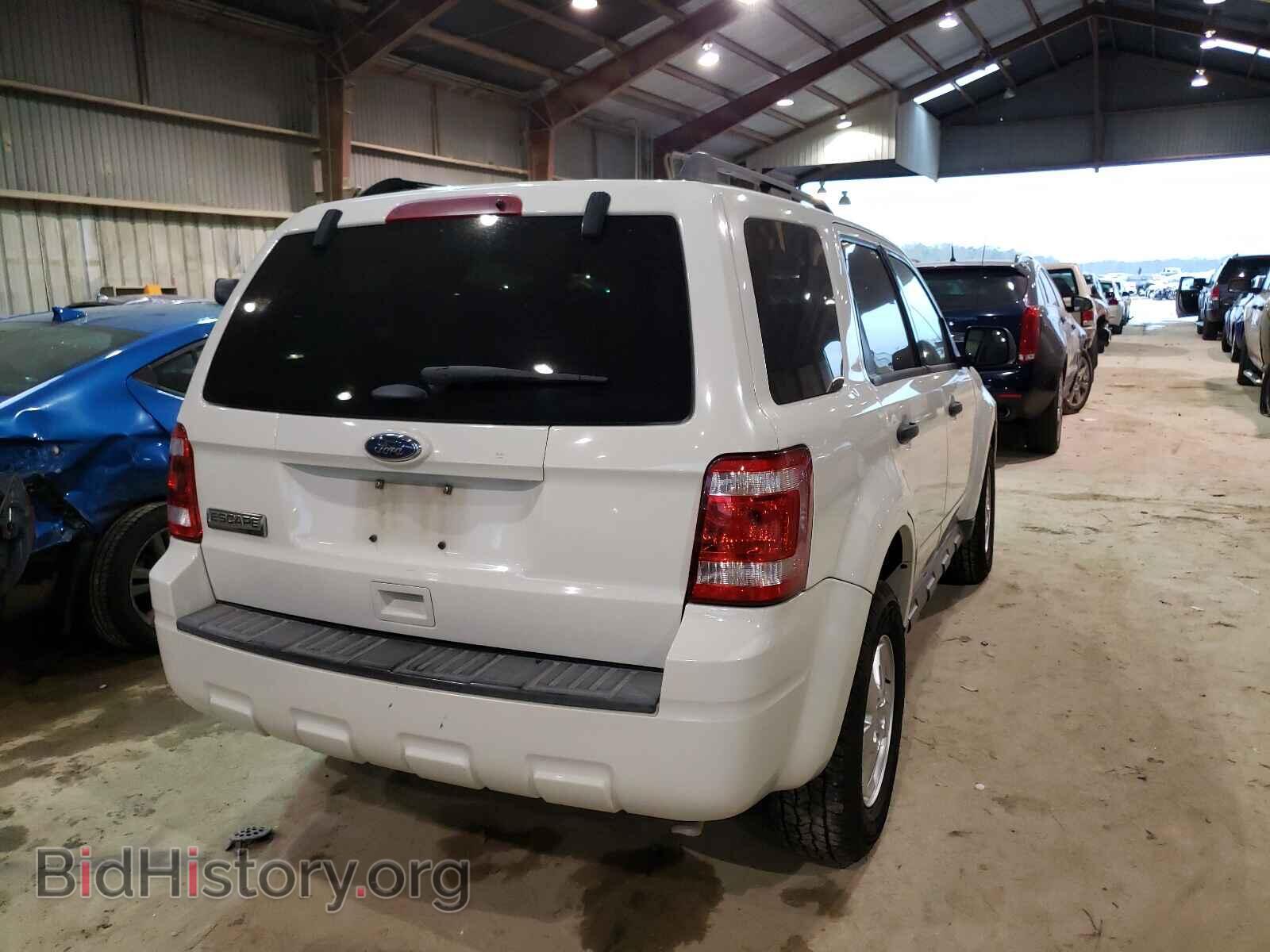 2011 FORD ESCAPE - VIN: 1FMCU0D79BKB36302 - Фото 4