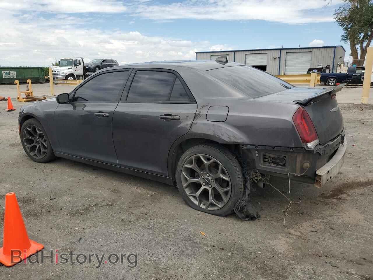 2018 CHRYSLER 300 - VIN: 2C3CCABG8JH264184 - Фото 2