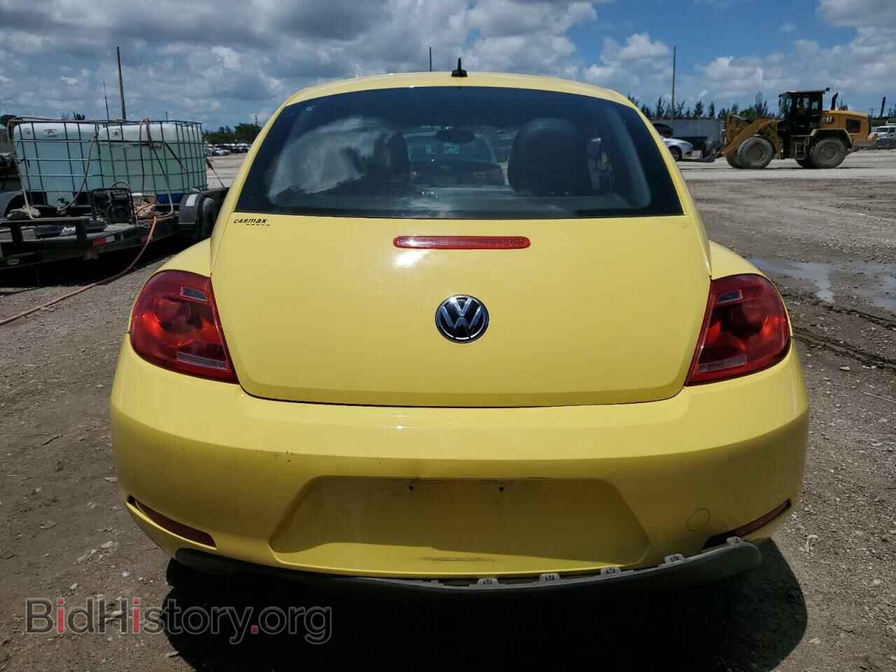2015 VOLKSWAGEN BEETLE - VIN: 3VWF17AT7FM614488 - Фото 6