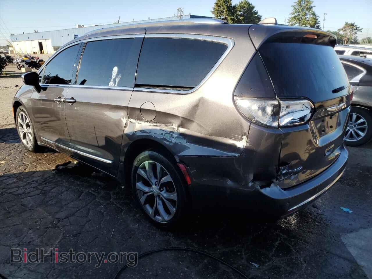 2017 CHRYSLER PACIFICA - VIN: 2C4RC1GG3HR634220 - Photo 2