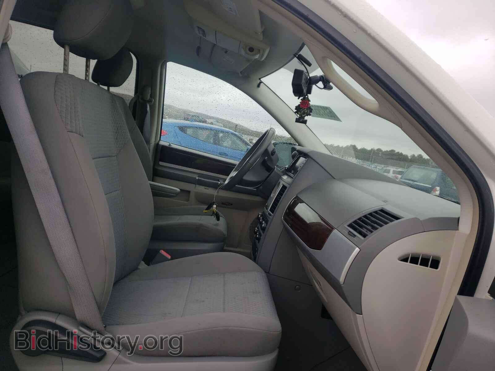 2010 CHRYSLER MINIVAN - VIN: 2A4RR5D11AR149631 - Фото 5