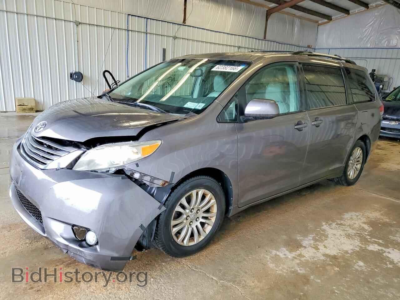 Фотография 5TDYK3DC0BS111196 - TOYOTA SIENNA 2011