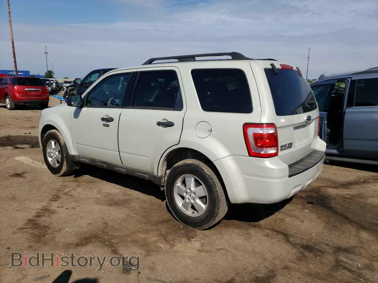 2009 FORD ESCAPE - VIN: 1FMCU03799KC04495 - Фото 2