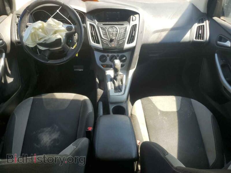 2012 Ford FOCUS (VIN 1FAHP3F28CL400549) — фото 8 из 12