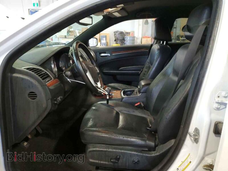 2012 Chrysler 300 (VIN 2C3CCAHG4CH217146) — photo 7 of 12