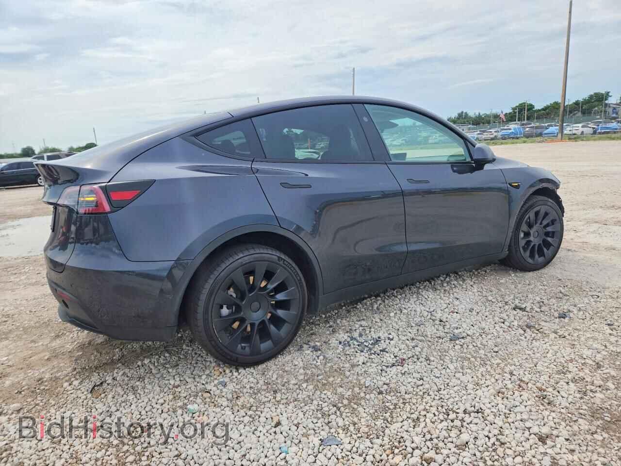 2024 TESLA MODEL Y - VIN: 7SAYGDED9RF056098 - Фото 3